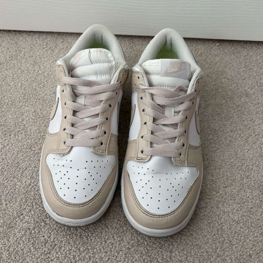 Nike dunk in white/ cream only worn a couple times